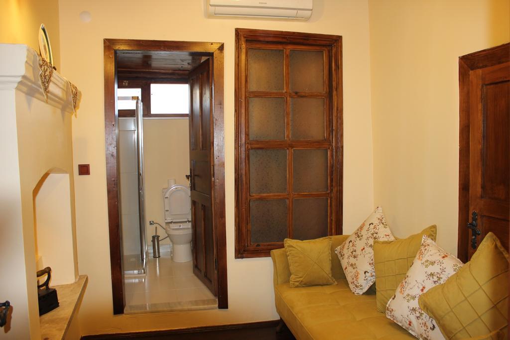 Papazin Konagi Hotell Ayvalı Rum bild