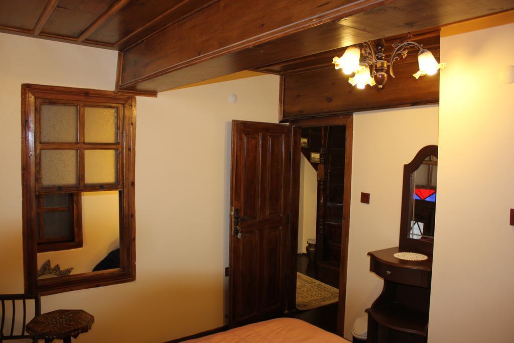 Papazin Konagi Hotell Ayvalı Rum bild